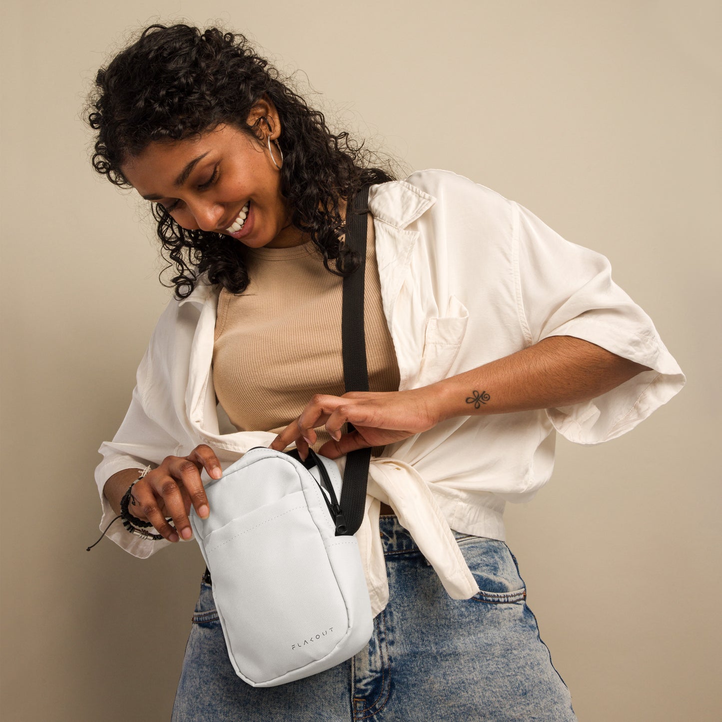 Unisex Water-resistant Crossbody Bag - White - FLAKOUT