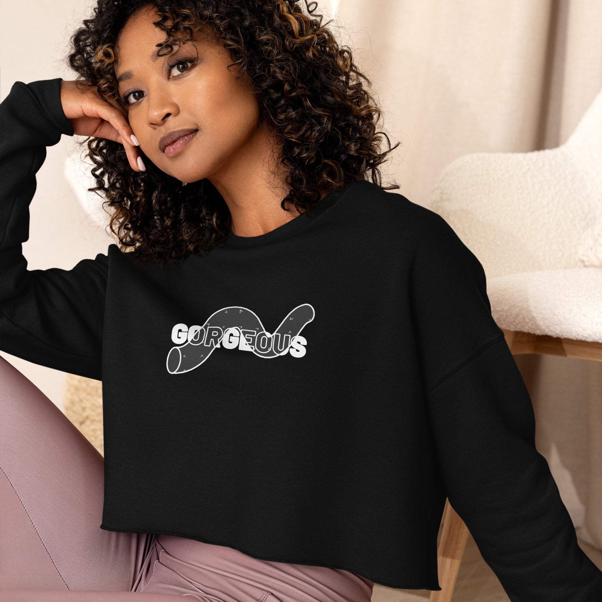 Gorgeous Opullent Allure Women's Crop Sweatshirt - Black - FLAKOUT